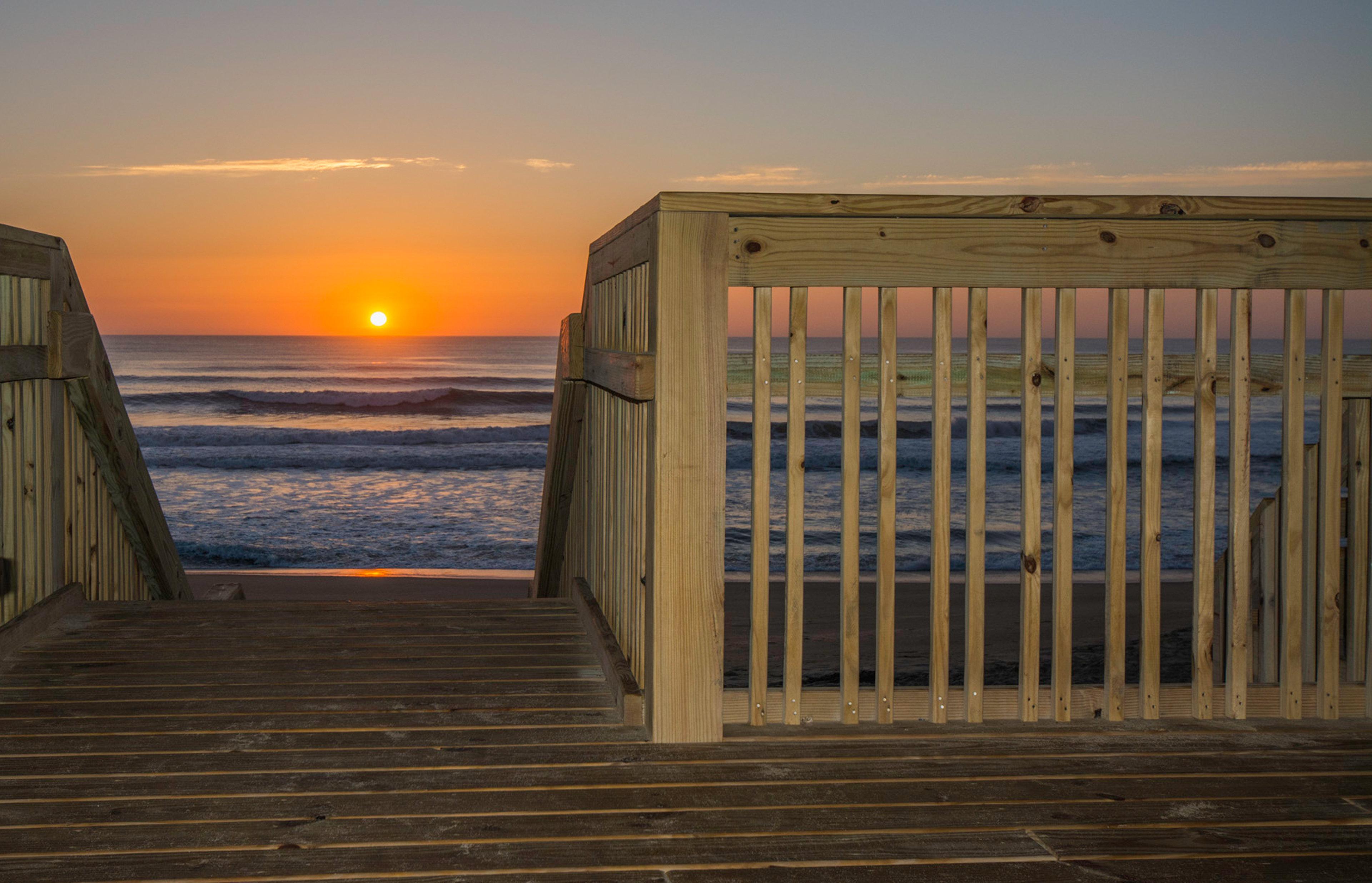 Holiday Inn Express Nags Head Oceanfront By Ihg Exterior photo